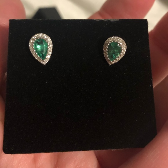 Macy's Jewelry - SOLD ❌ NWT gorgeous emerald & diamond earrings